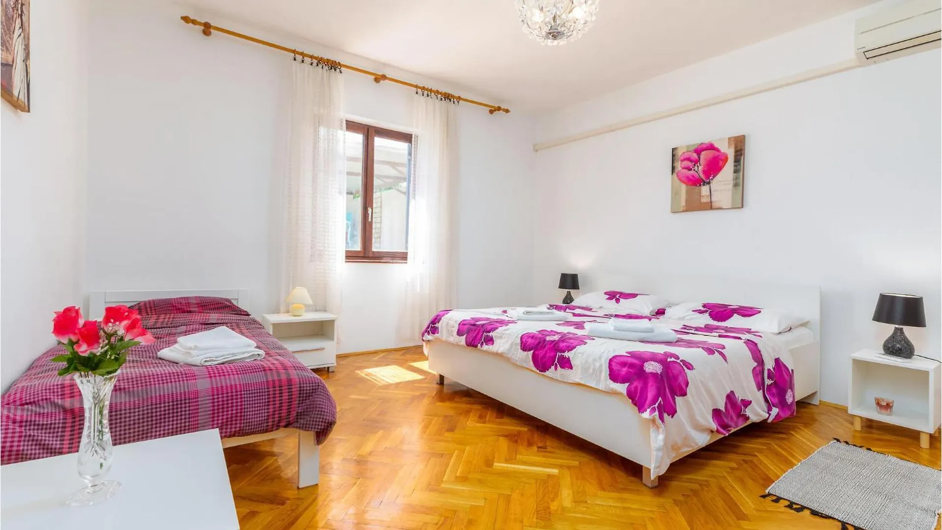 4 Bedroom Beautiful Apartment In プーラ クロアチア